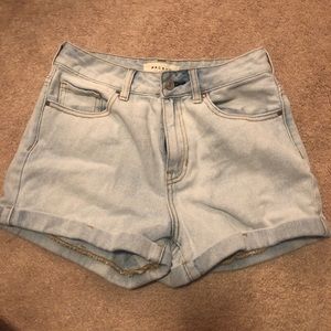 Light wash mom shorts